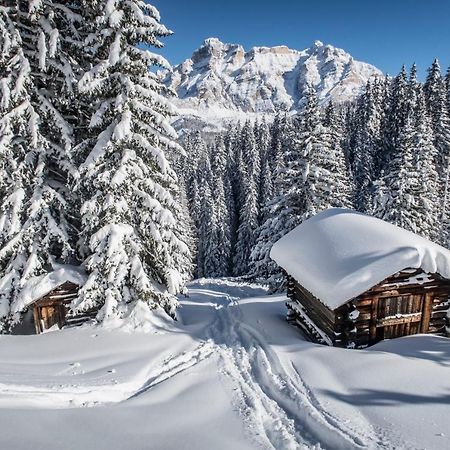 Hotel Conturines San Cassiano  Exterior photo