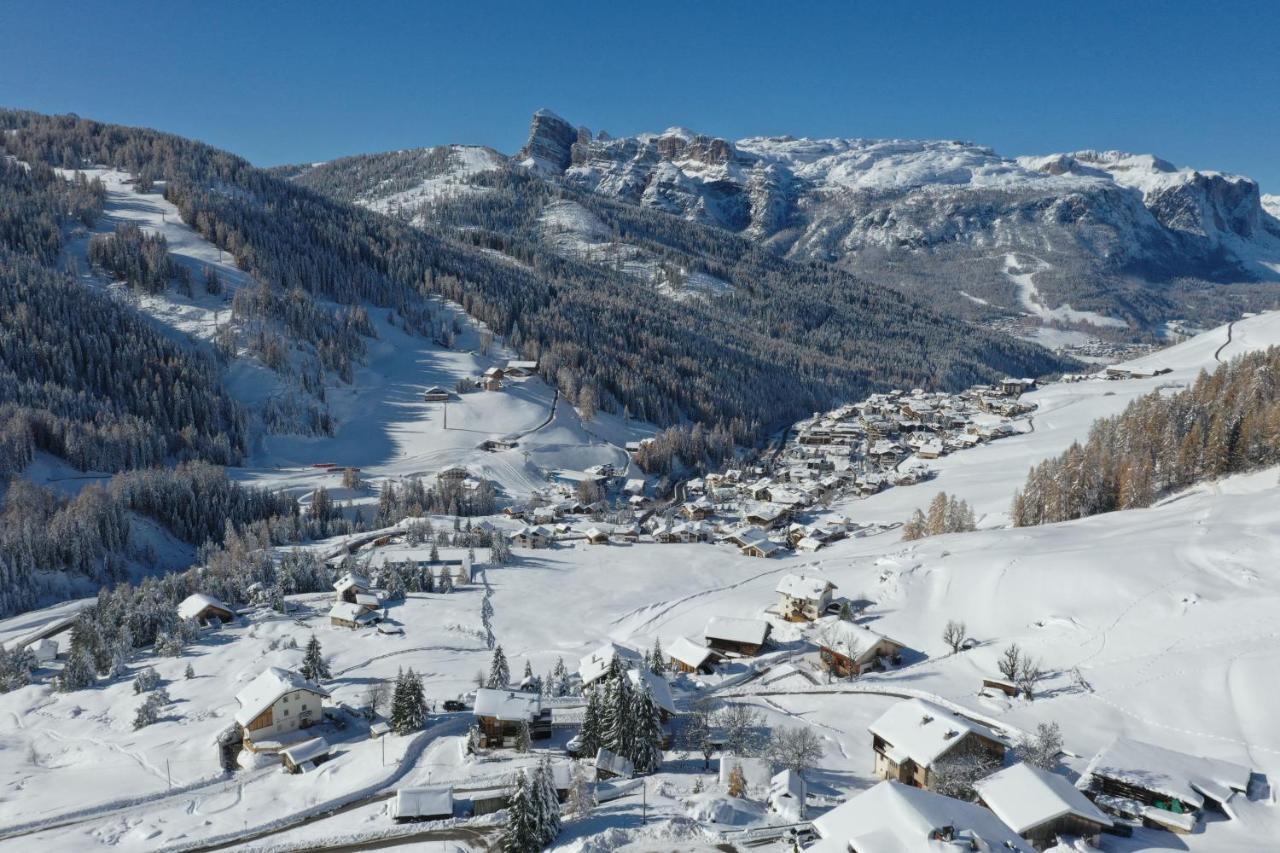 Hotel Conturines San Cassiano  Exterior photo