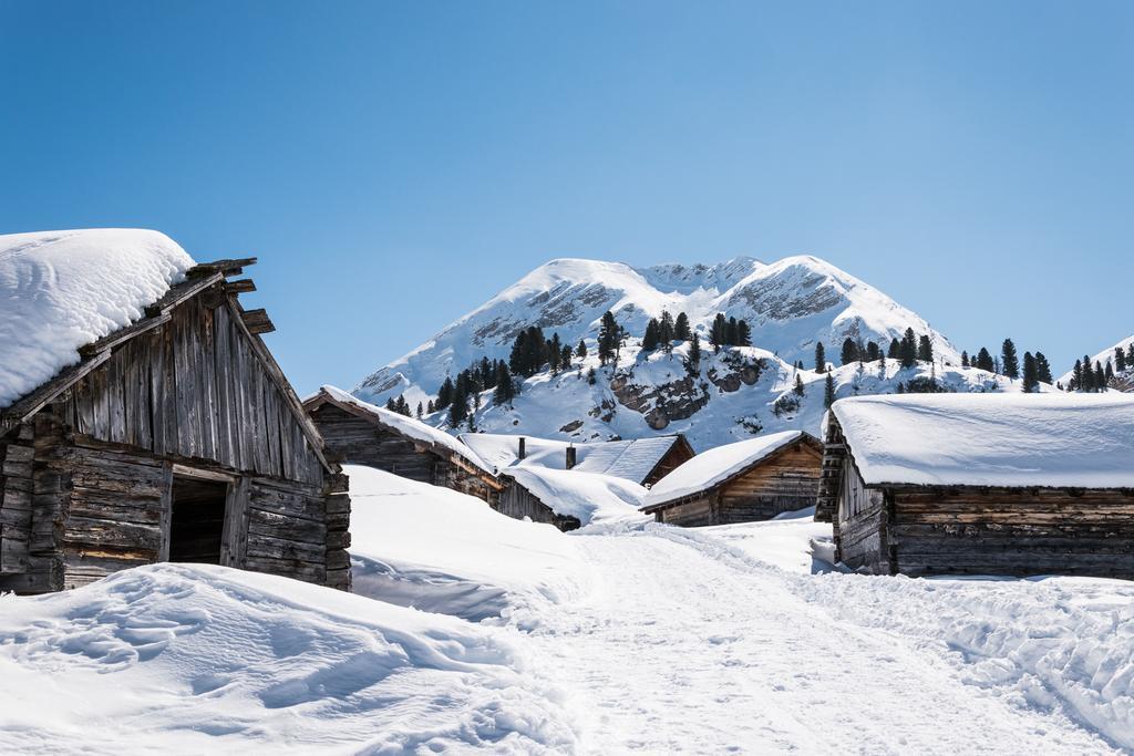 Hotel Conturines San Cassiano  Exterior photo