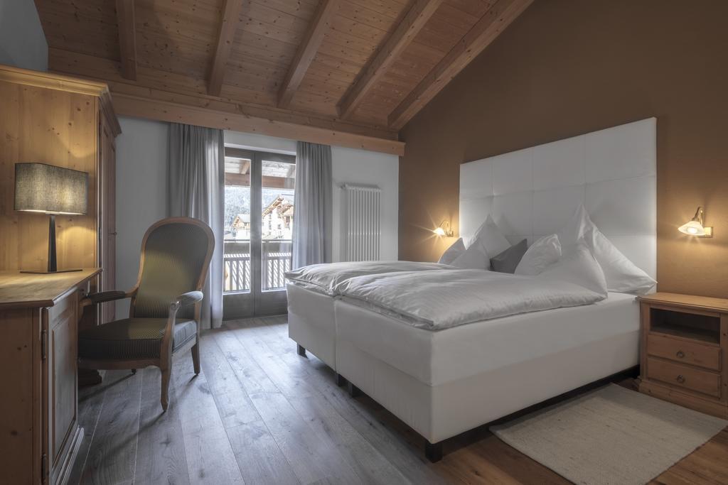 Hotel Conturines San Cassiano  Exterior photo
